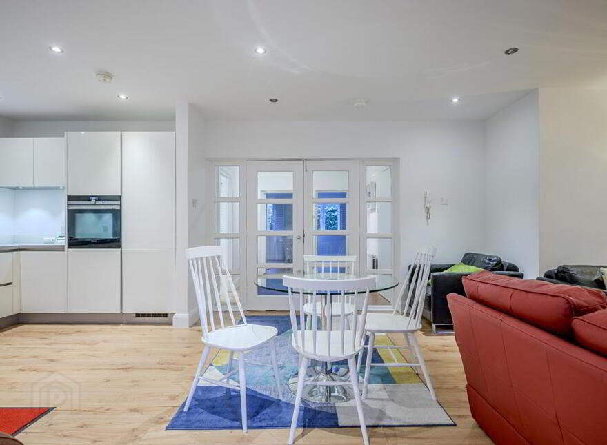 Flat 2 Holyrood Manor, 5 Holyrood, Belfast, BT9 5DA