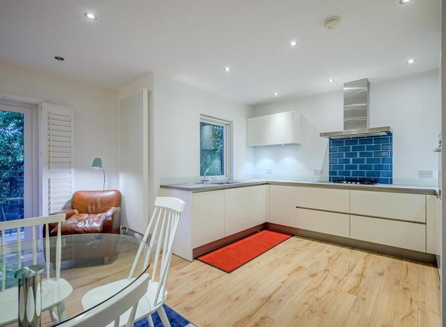 Flat 2 Holyrood Manor, 5 Holyrood, Belfast, BT9 5DA