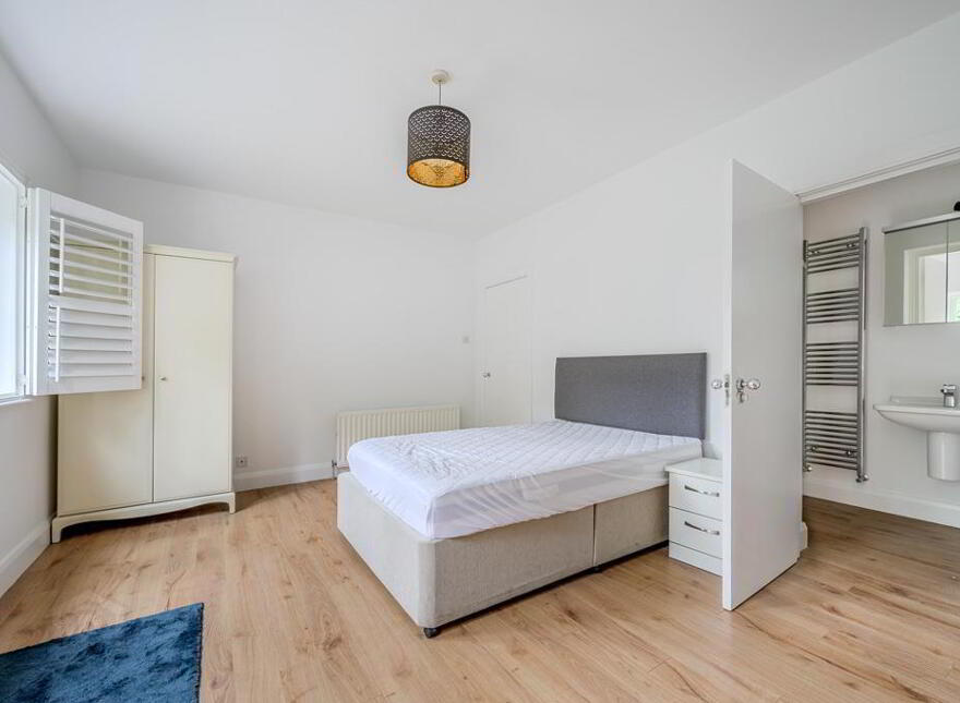 Flat 2 Holyrood Manor, 5 Holyrood, Belfast, BT9 5DA