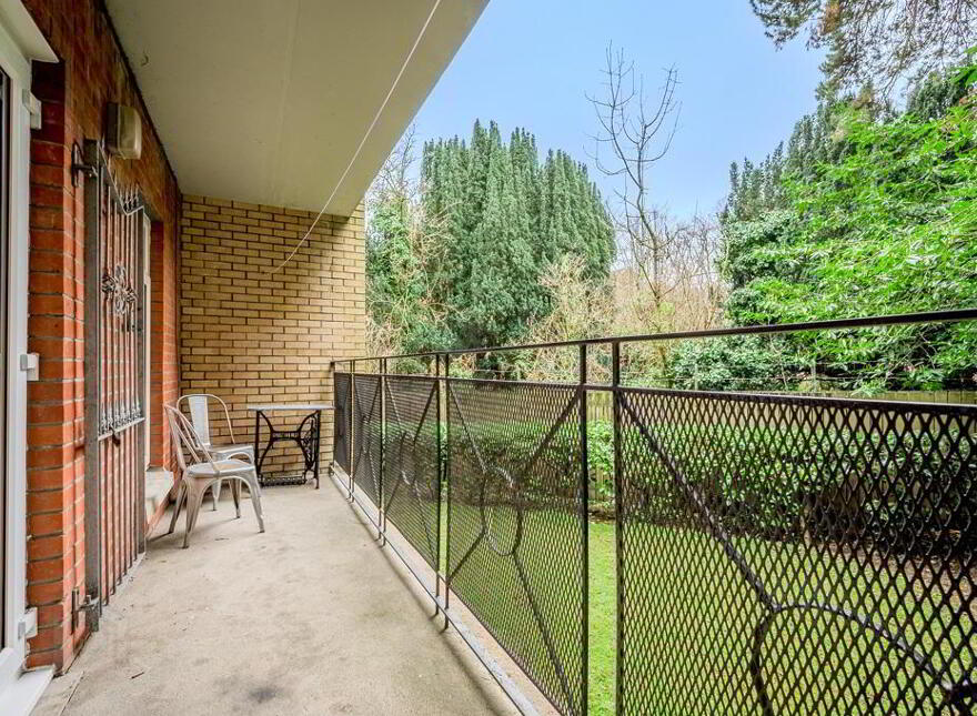 Flat 2 Holyrood Manor, 5 Holyrood, Belfast, BT9 5DA