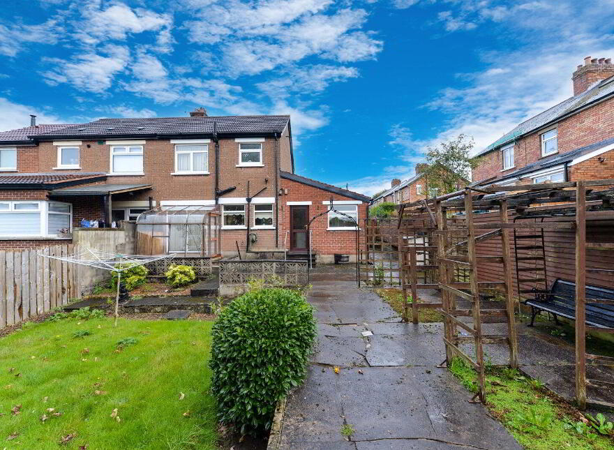 2 Bloomfield Park West, Belfast, BT5 5JX