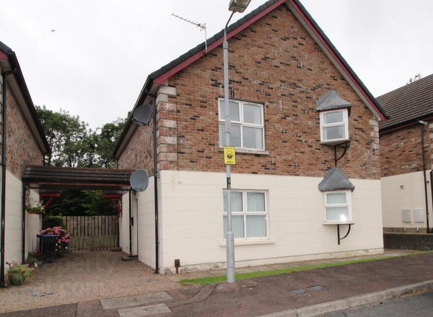 25 Lower Rogan Manor, Newtownabbey, BT36 4BE photo