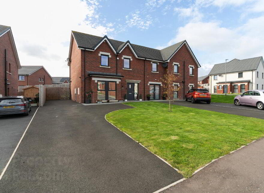 22 Baronsgrange Road, Carryduff, Belfast, BT8 8GL photo