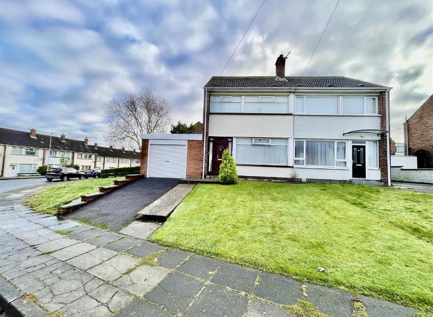 34 Lisnabreen Crescent, Bangor, BT20 4XE photo