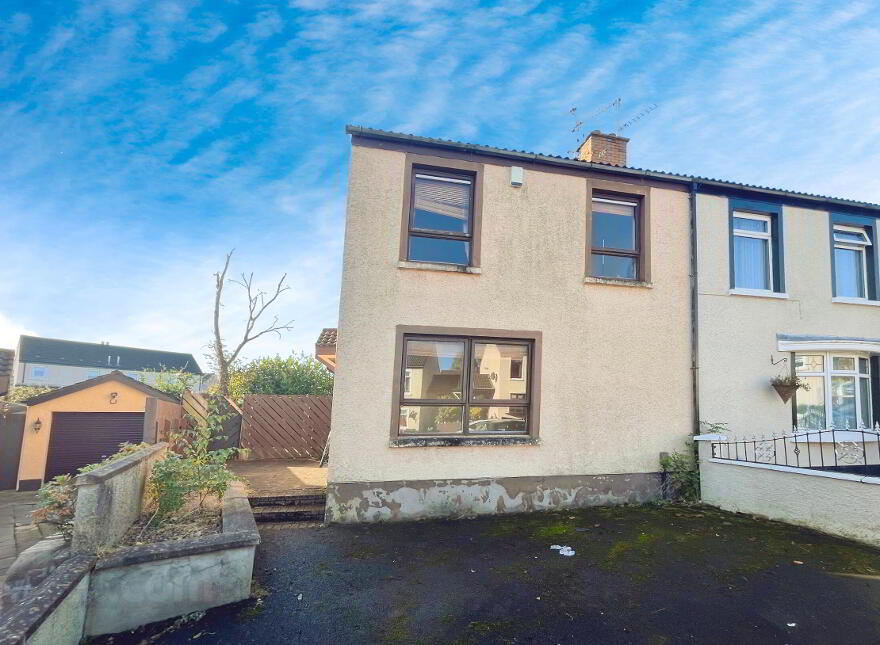 101 Glenkeen, Dunmurry, Belfast, BT17 0SL photo