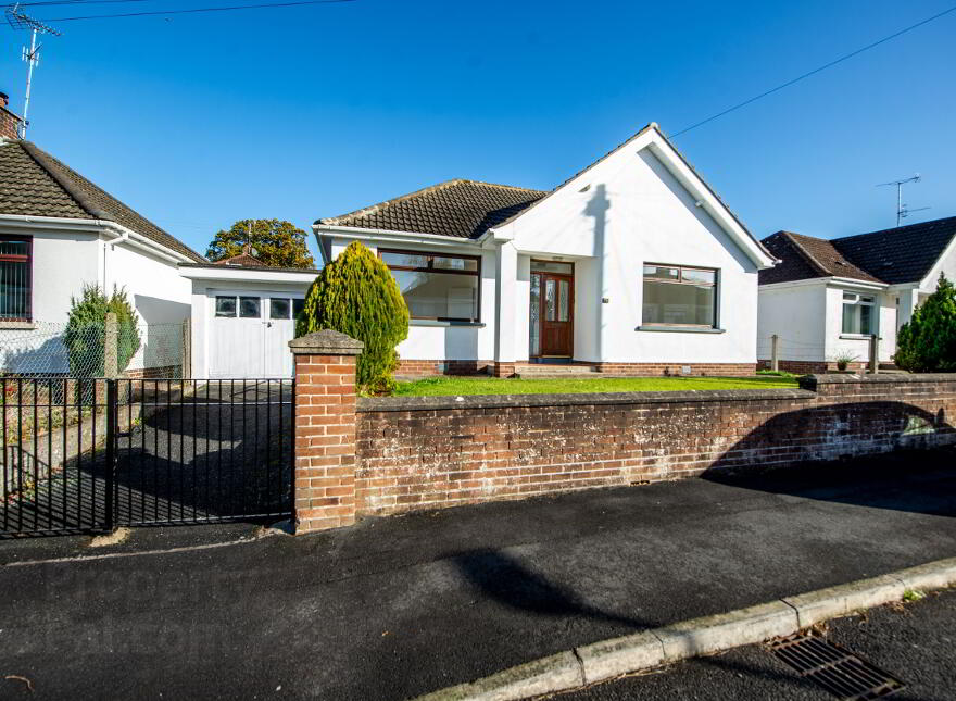 42 Kingsway Drive, Portadown, Craigavon, BT62 3DX photo