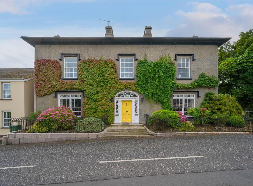 Loughgall House, 19 Main Street, Loughgall, BT61 8HZ