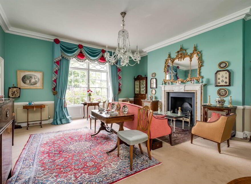 Loughgall House, 19 Main Street, Loughgall, BT61 8HZ