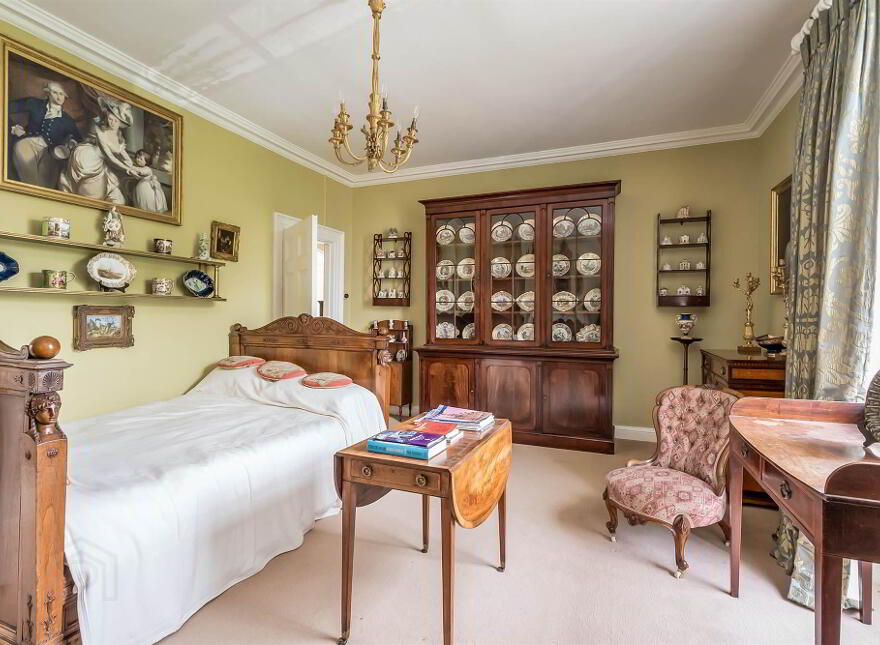 Loughgall House, 19 Main Street, Loughgall, BT61 8HZ