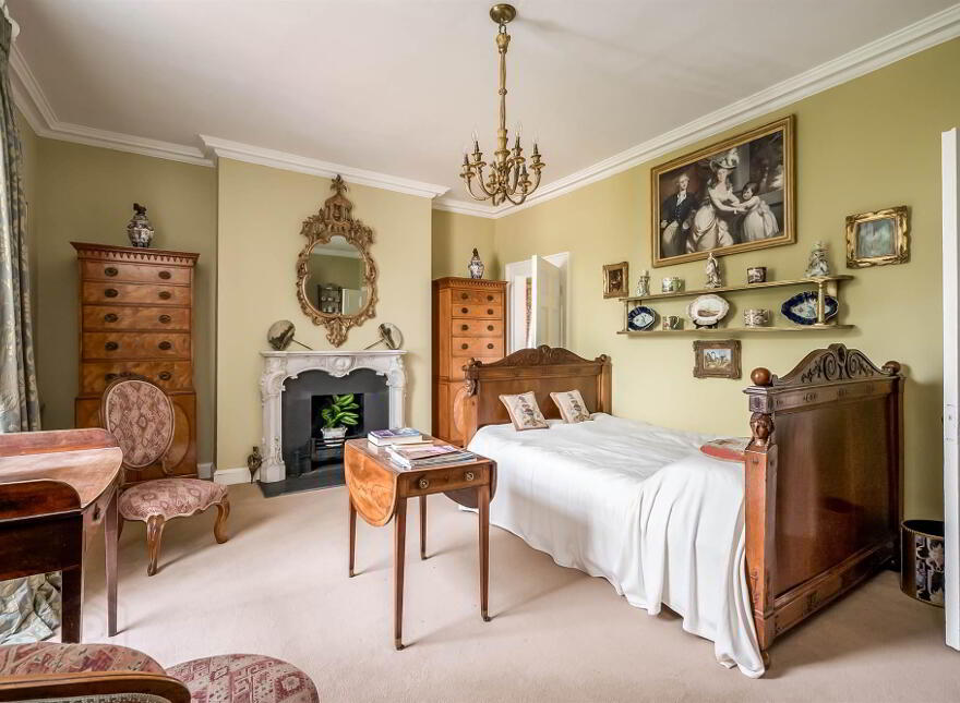 Loughgall House, 19 Main Street, Loughgall, BT61 8HZ