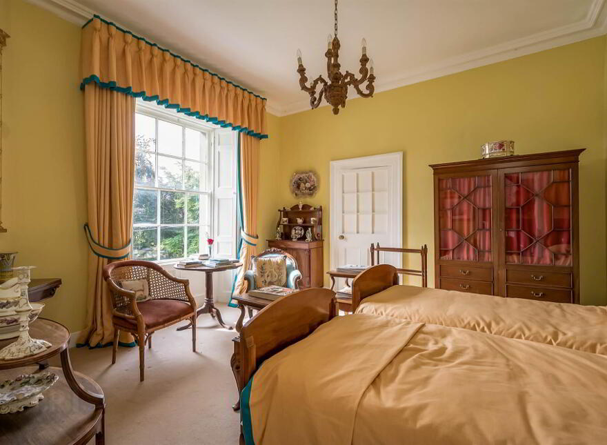 Loughgall House, 19 Main Street, Loughgall, BT61 8HZ