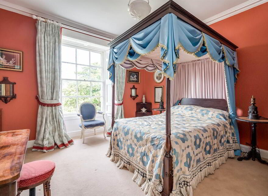 Loughgall House, 19 Main Street, Loughgall, BT61 8HZ