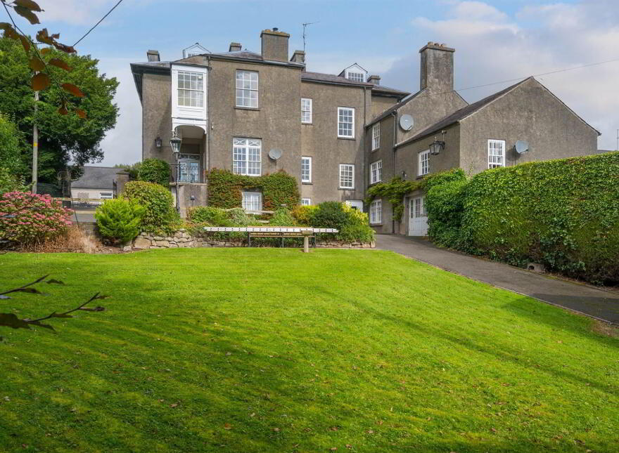 Loughgall House, 19 Main Street, Loughgall, BT61 8HZ