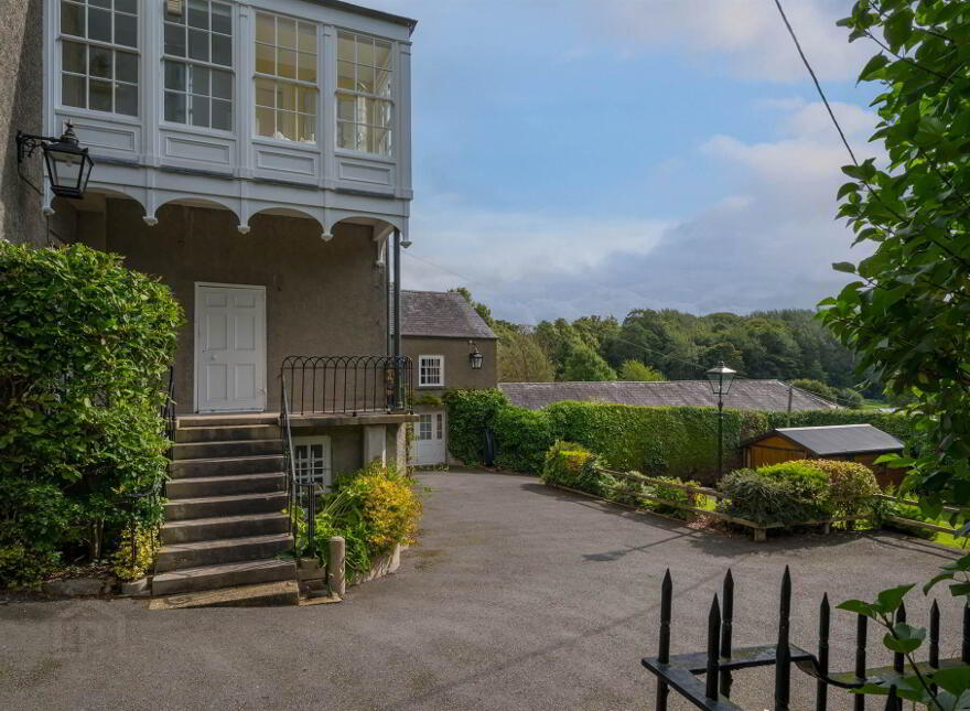 Loughgall House, 19 Main Street, Loughgall, BT61 8HZ