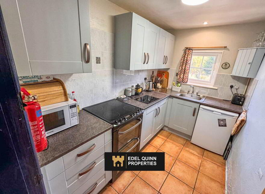 Bridge Cottage, Casheltown, Dunkineely, F94A2K7