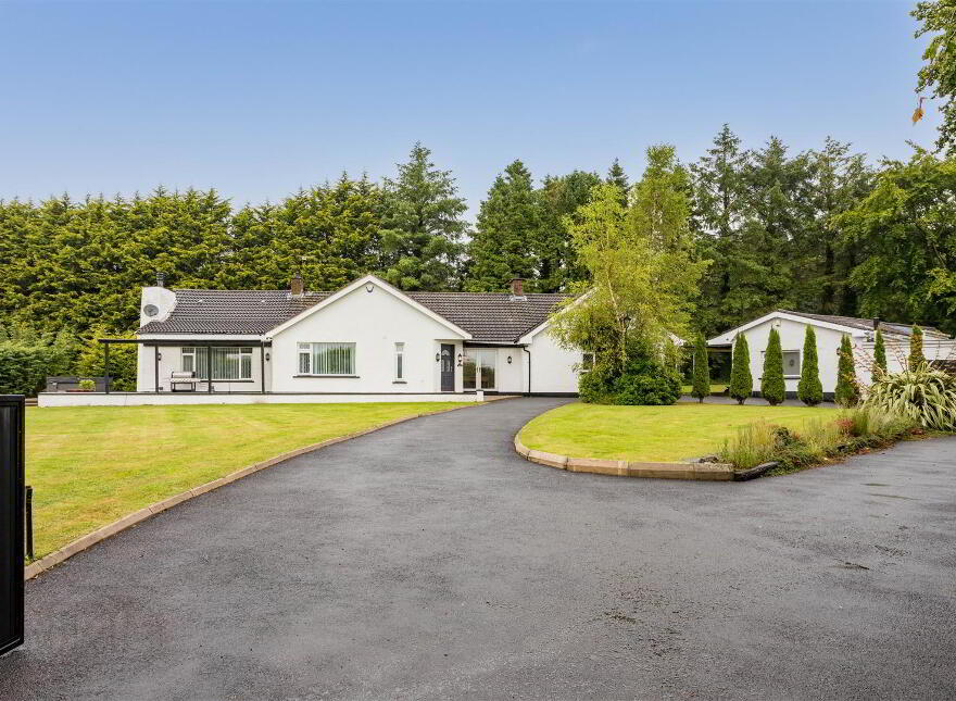 "Lakaz" Steeple Road, Antrim, BT41 2QE