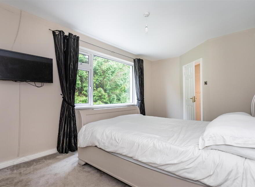 "Lakaz" Steeple Road, Antrim, BT41 2QE