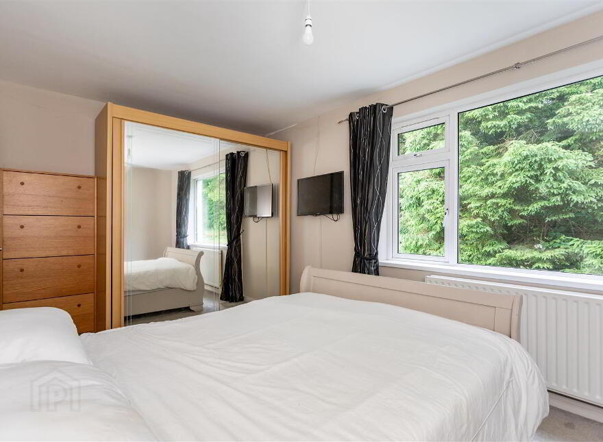 "Lakaz" Steeple Road, Antrim, BT41 2QE