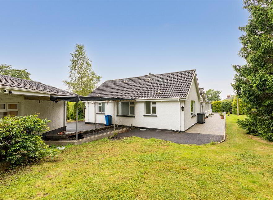 "Lakaz" Steeple Road, Antrim, BT41 2QE