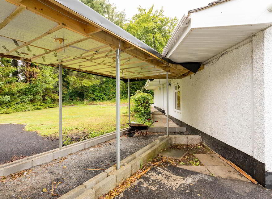 "Lakaz" Steeple Road, Antrim, BT41 2QE