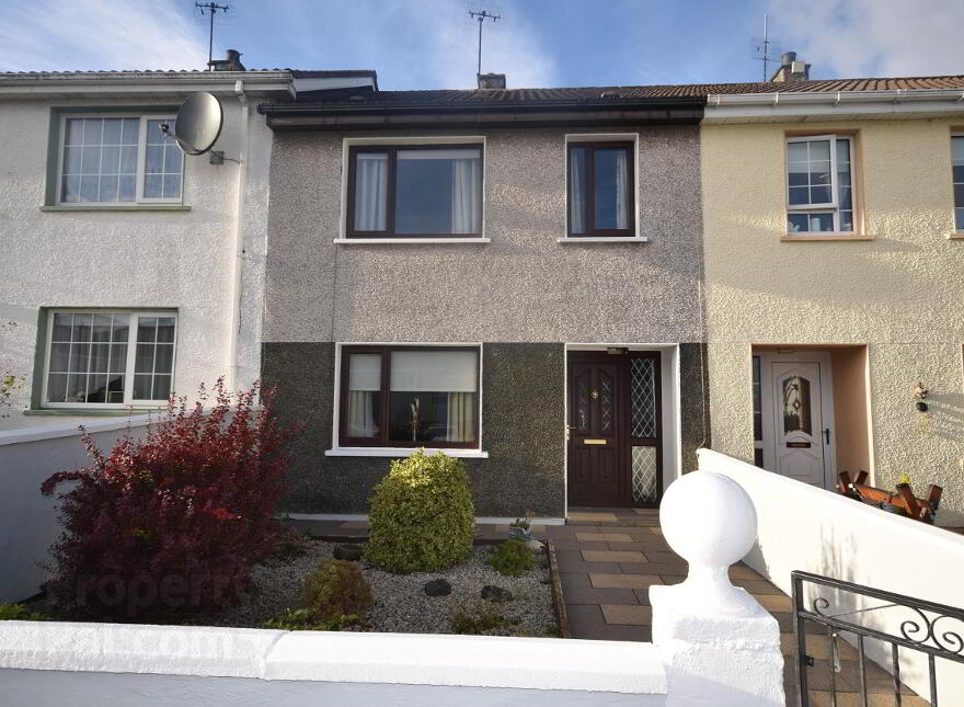 9 Slieve Snacht Close, Letterkenny, F92R3PK photo