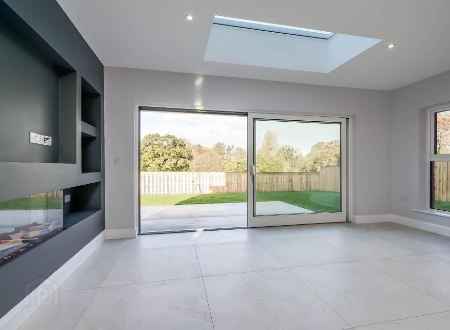 2 Lagan Villas, Hillsborough Road, Lisburn, BT27 5QY