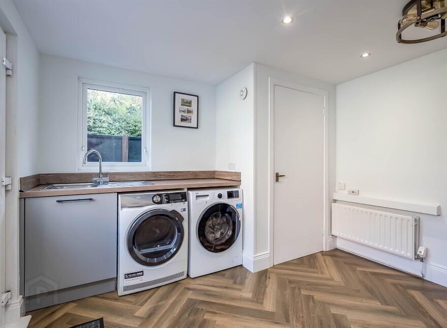 1 Belfast Road, Newtownards, BT23 4BJ