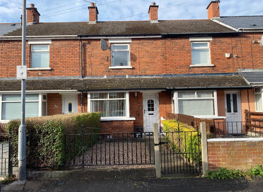 27 Oakdene Parade, Belfast, BT4 1LB photo