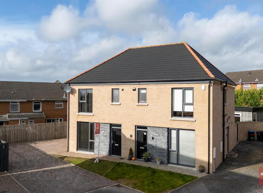 6 Rockland View, Ballyclare, BT39 9LZ photo