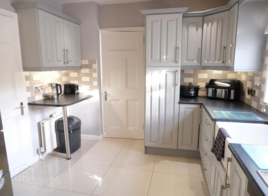 100 Enniskillen Road, Ballinamallard, Enniskillen, BT94 2DL