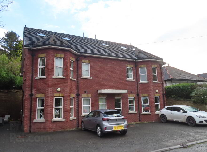 Apt. 5, 87a Belfast Road, Ballynahinch, BT24 8EB photo