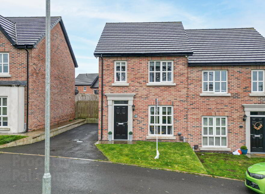 9 Ballyveigh Walk, Antrim, BT41 2FF photo