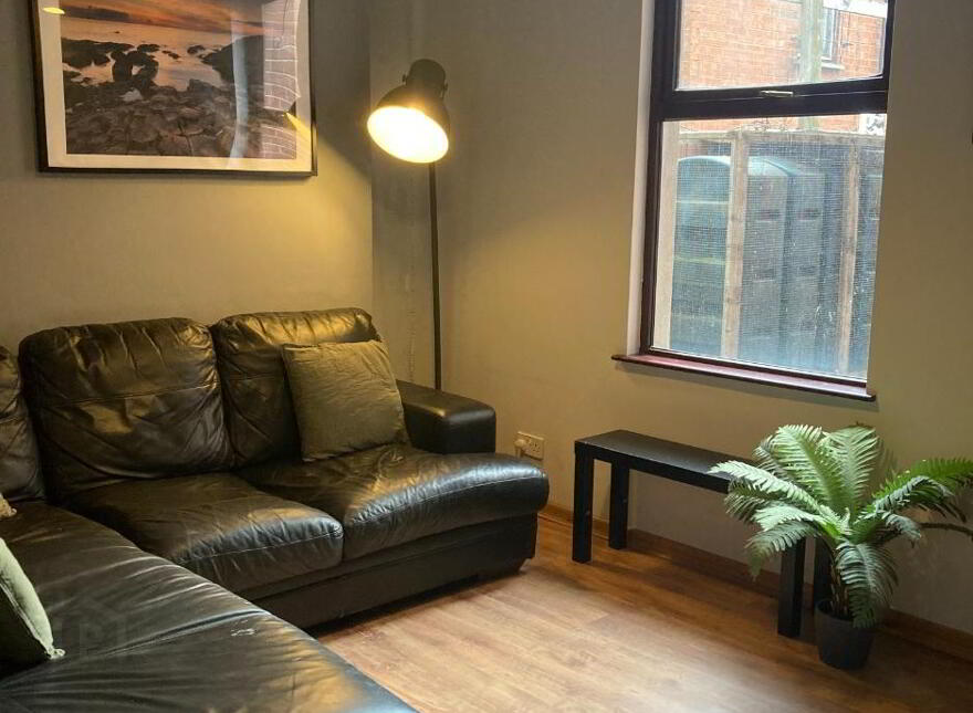 2 Lisburn Avenue, Belfast, BT9 7FX