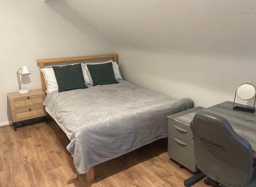 2 Lisburn Avenue, Belfast, BT9 7FX