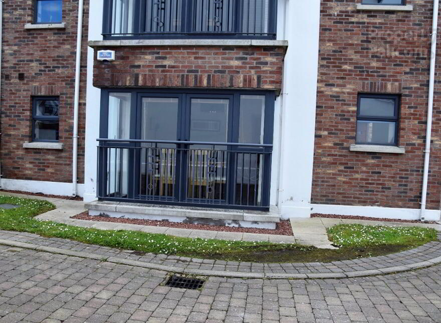 STUDENT LET 2025-26, 23 Montague Court, Portstewart, BT55 7TE photo