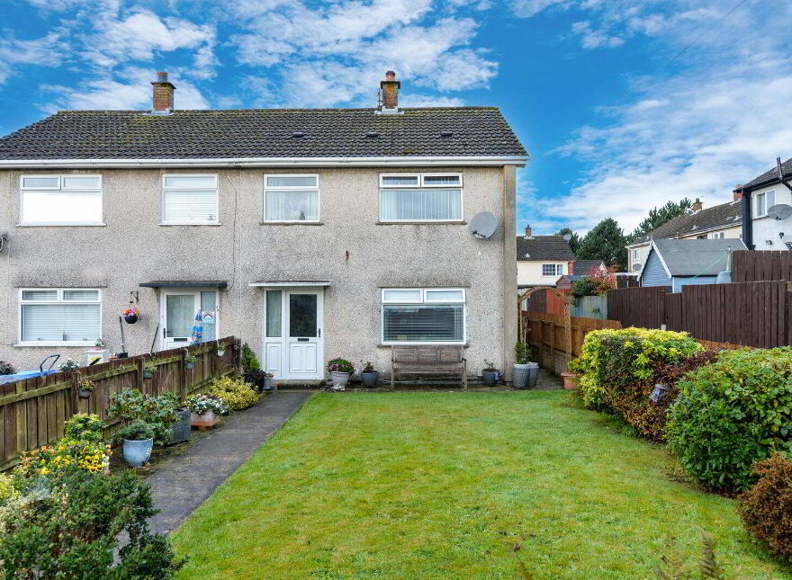 14 Enler Park East, Dundonald, Belfast, BT16 2DW photo