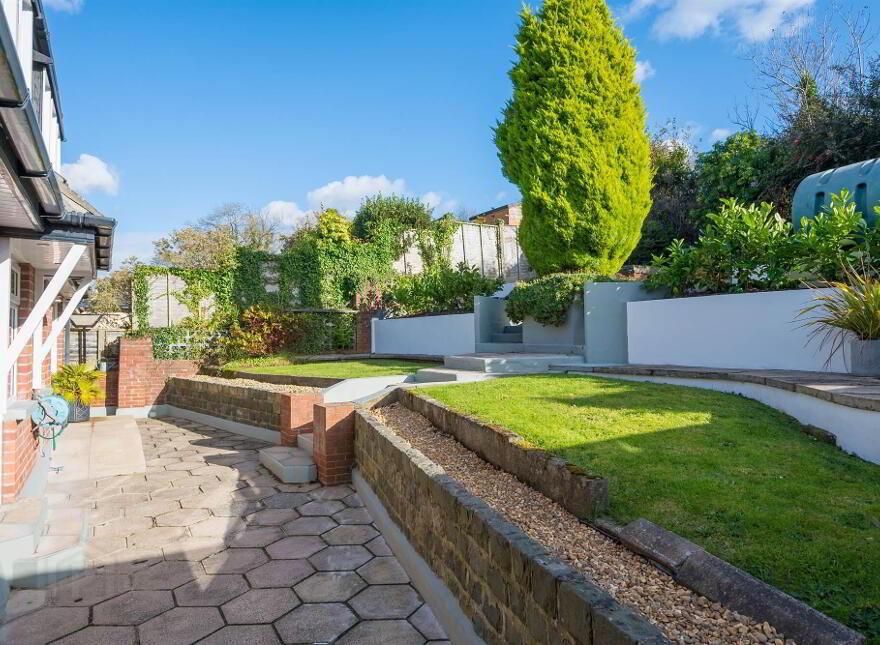 193 Lower Braniel Road, Belfast, BT5 7NP