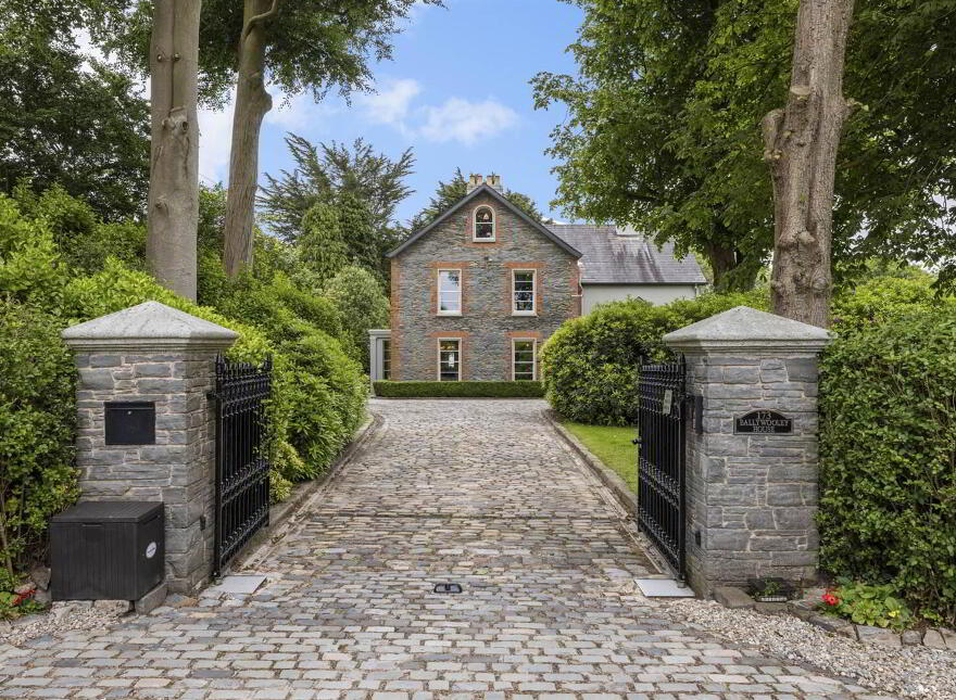 'Ballywooley House', 173 Crawfordsburn Road, Crawfordsburn, BT19 1BT
