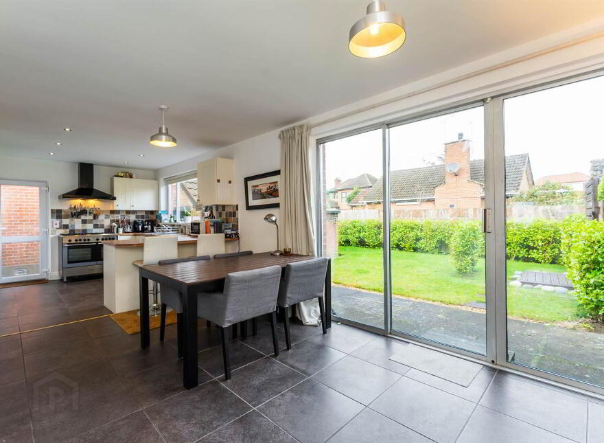 29 Blackwood Crescent, Helen's Bay, BT19 1TJ
