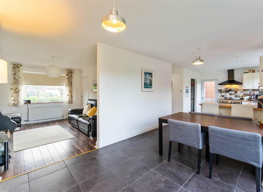 29 Blackwood Crescent, Helen's Bay, BT19 1TJ
