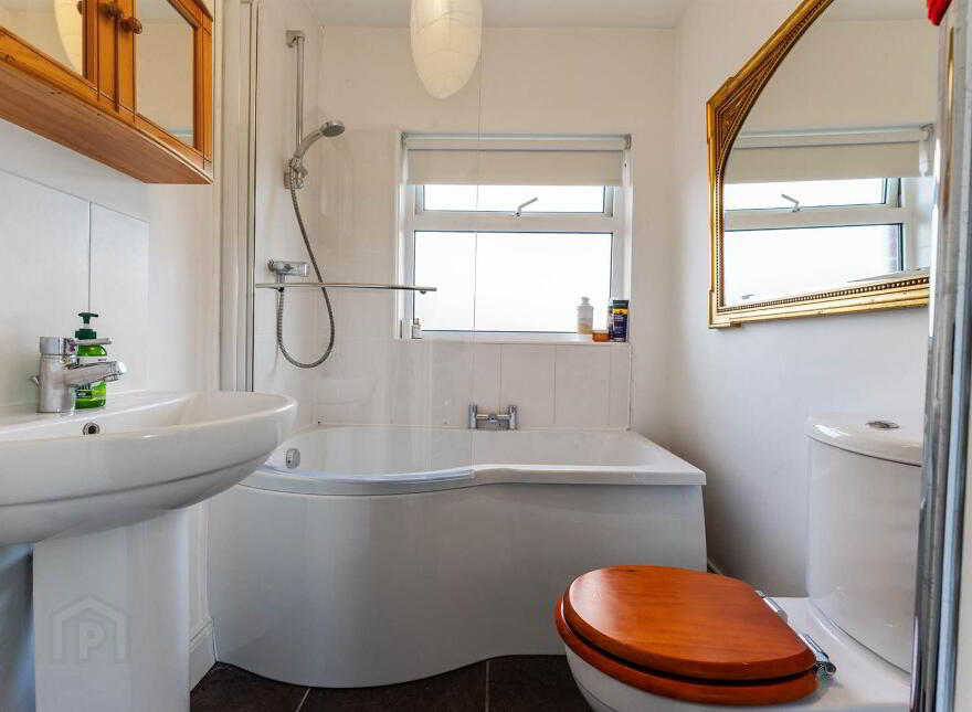 29 Blackwood Crescent, Helen's Bay, BT19 1TJ