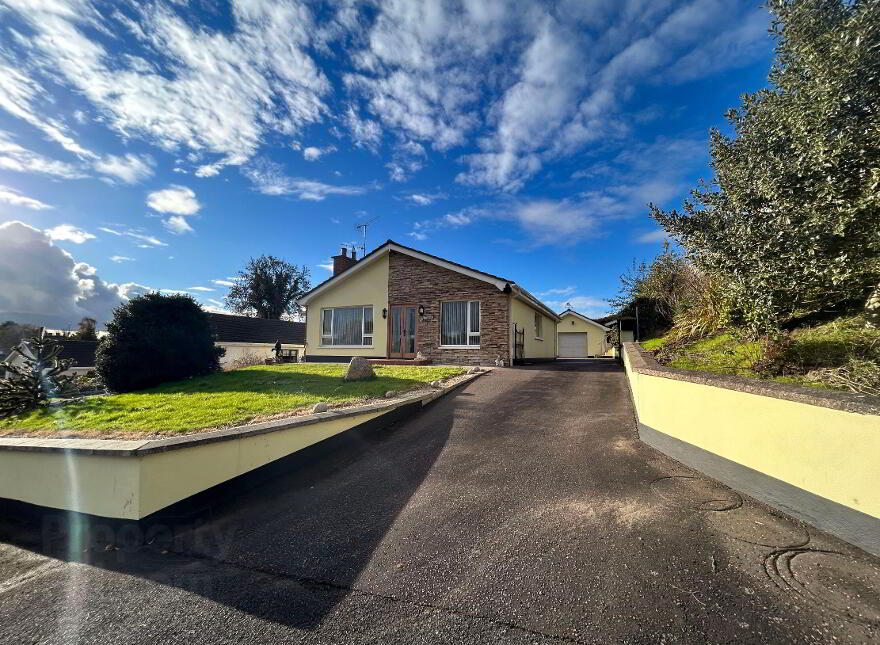 7 Pineview Heights, Gilford, Craigavon, BT63 6AX photo