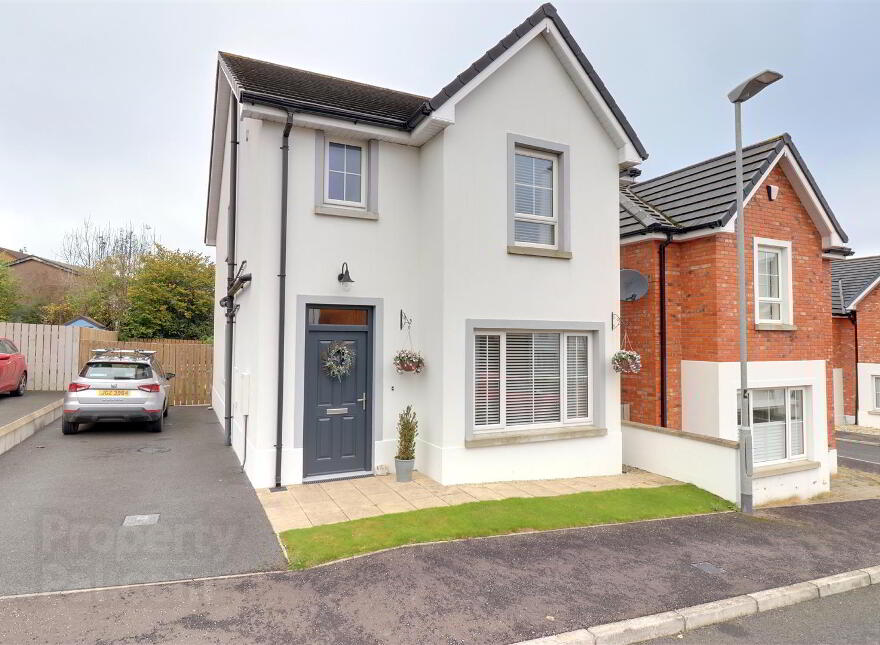 4 Gransha Gate, Dundonald, Belfast, BT16 2HU photo