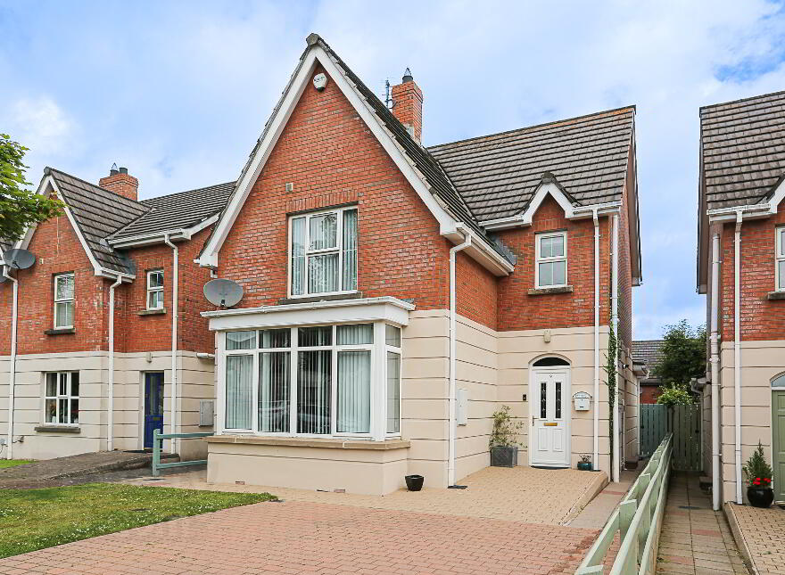 9 The Demesne, Hillsborough Road, Carryduff, BT8 8GW photo