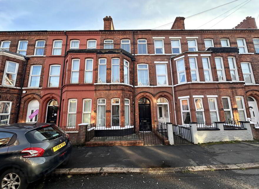 18 Willowbank Gardens, Belfast, BT15 5AH photo