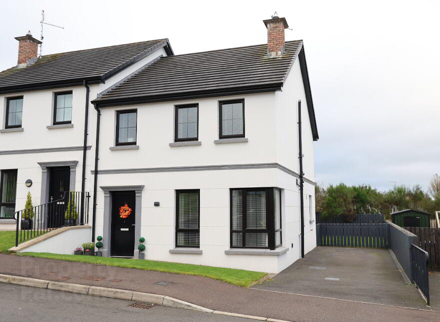 4 Oakview, Cookstown, BT80 8FJ photo