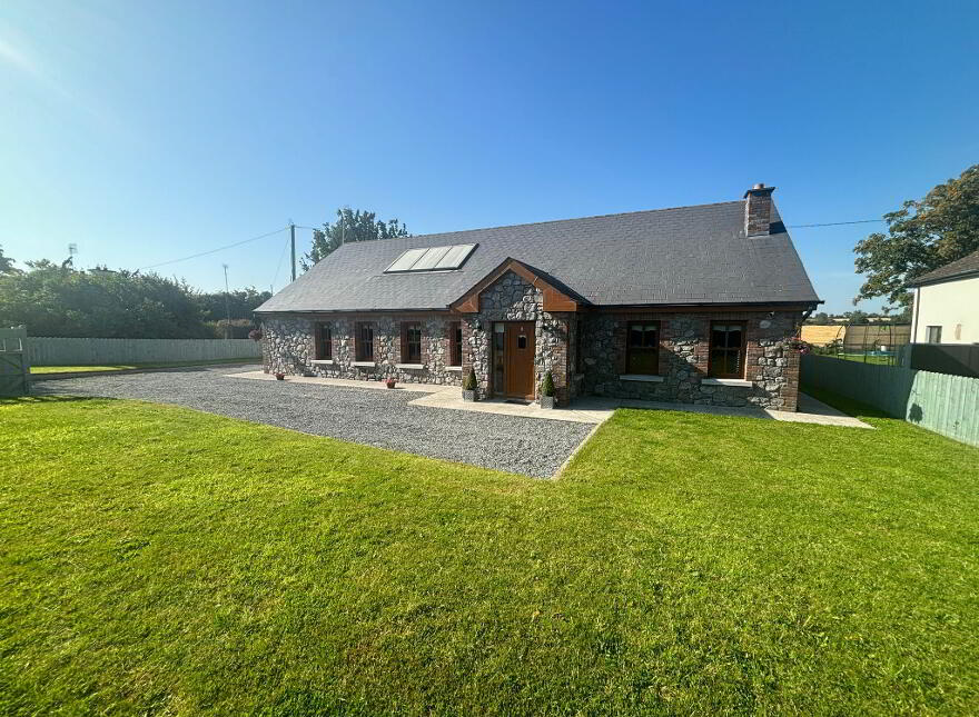 Thistlebank Cottage Beamore, Drogheda, A92FWF8 photo