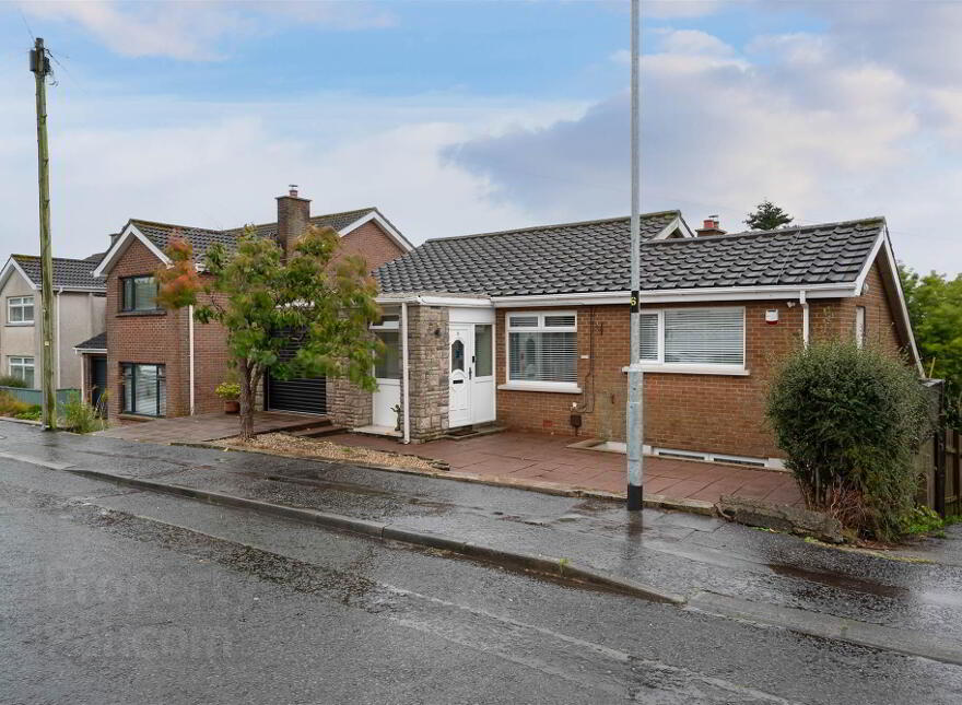 19 Glennor Crescent, Carryduff, Belfast, BT8 8HW photo