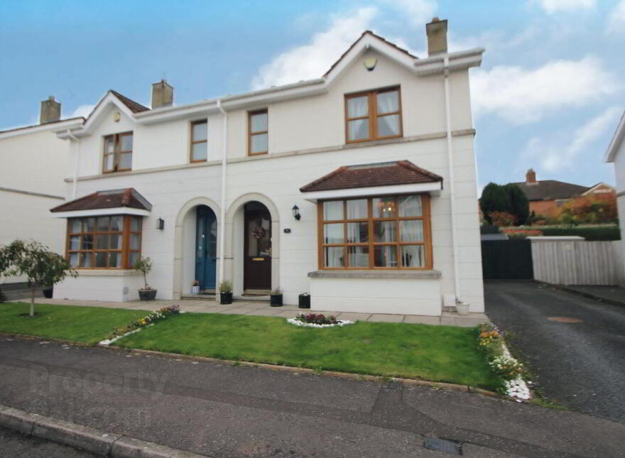 6 Bates Park, Greenisland, Carrickfergus, BT38 8LG photo