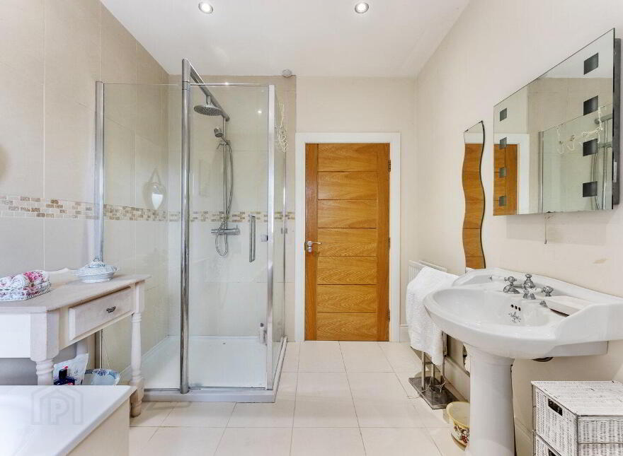 Longview Lodge, 7a Inishargy Road, Kircubbin, Newtownards, BT22 2RG